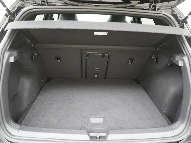 Volkswagen Golf view 26