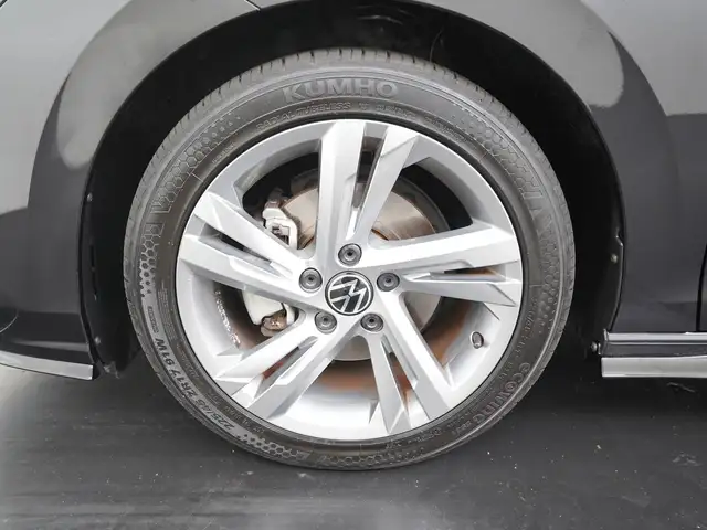 Volkswagen Golf view 23