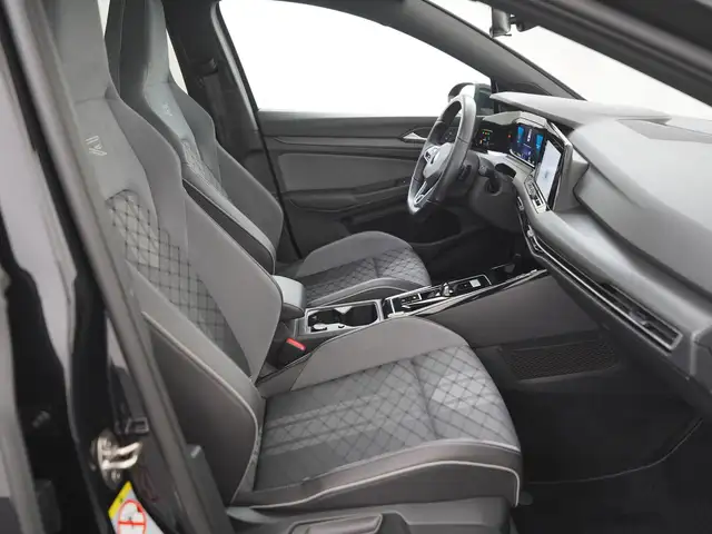 Volkswagen Golf view 3