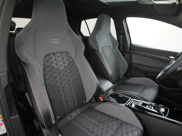 Volkswagen Golf view 22