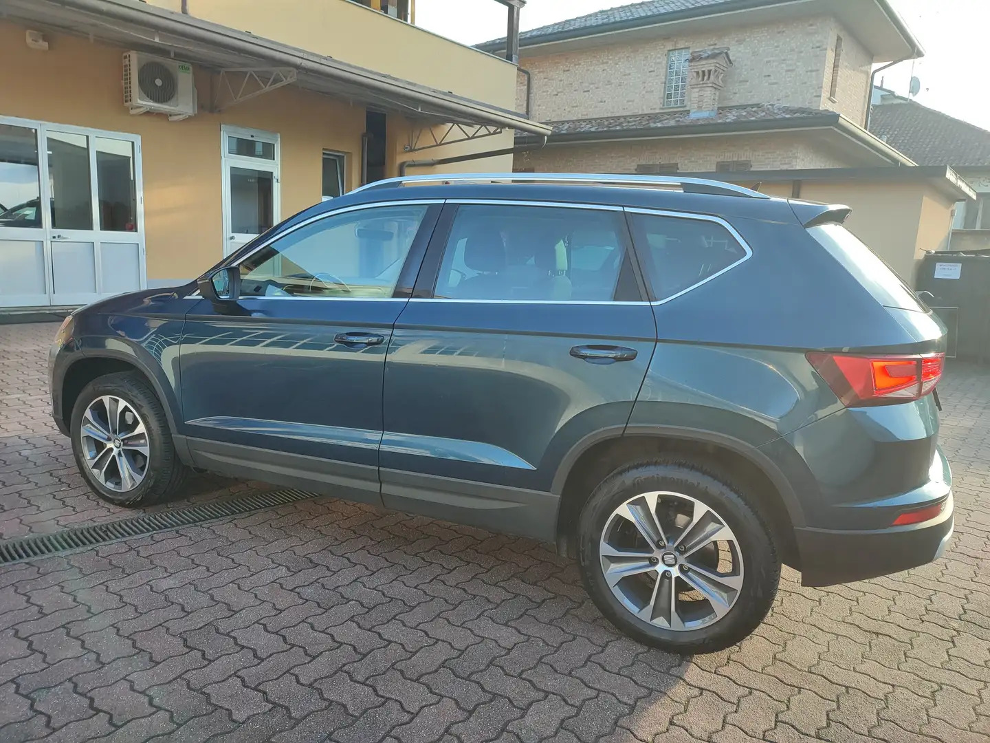 SEAT Ateca Ateca 1.6 tdi Xcellence 116 CV VENDITA SENZA PROMO Blau - 2