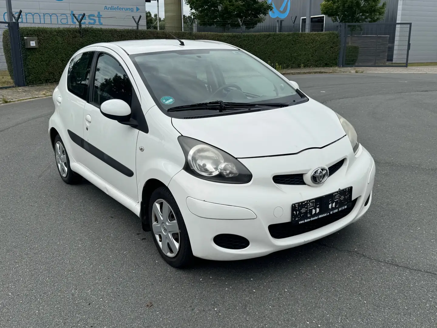 Toyota Aygo TÜV&Inspektion NEU KLIMA Servo 1 Hand Weiß - 1
