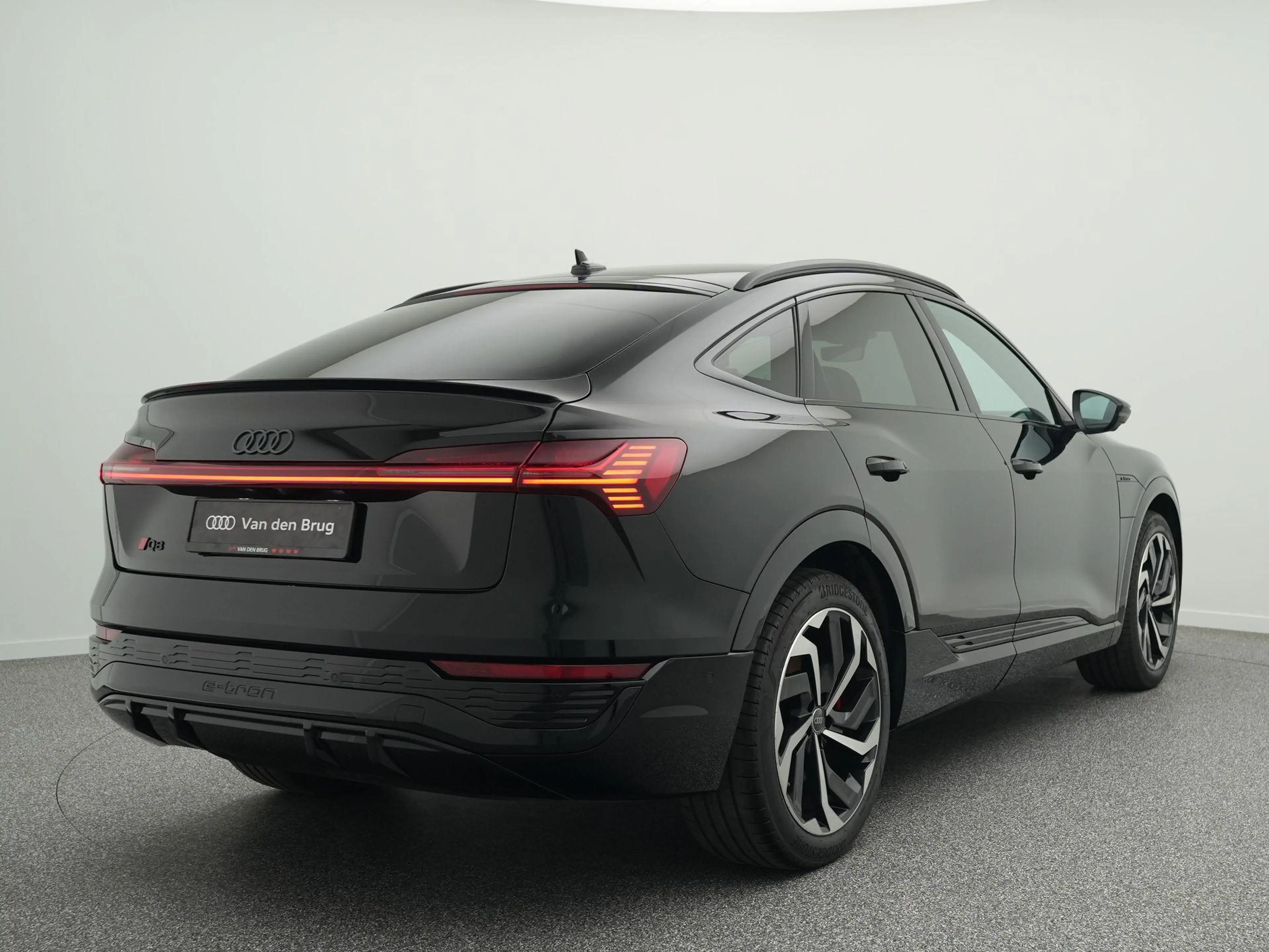 Audi Q8 e-tron 340 PK 50 quattro S Edition 95 kWh | Adaptieve Luc — photo 2