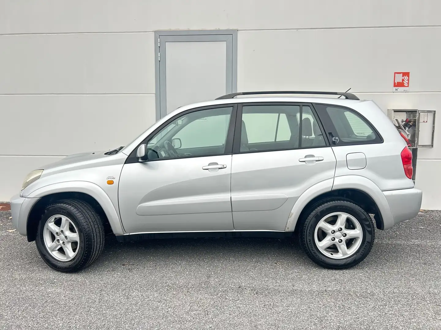 Toyota RAV 4 RAV4 5p 2.0 d-4d 16v Sol Grau - 1