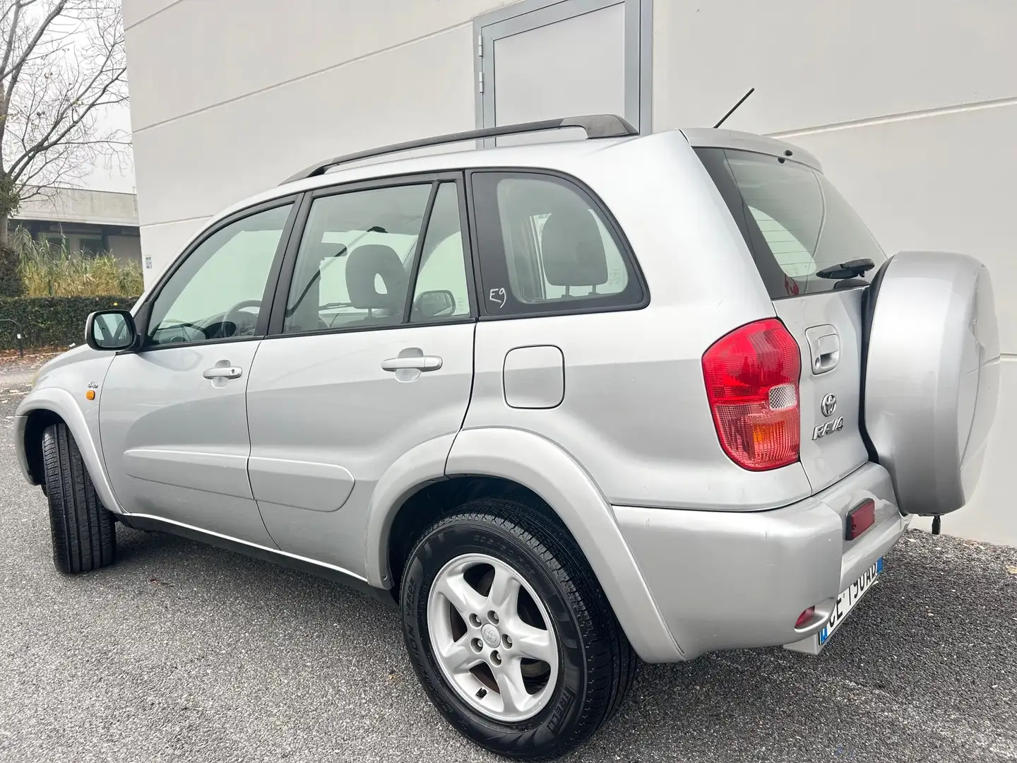 Toyota RAV 4 RAV4 5p 2.0 d-4d 16v Sol Grau - 2