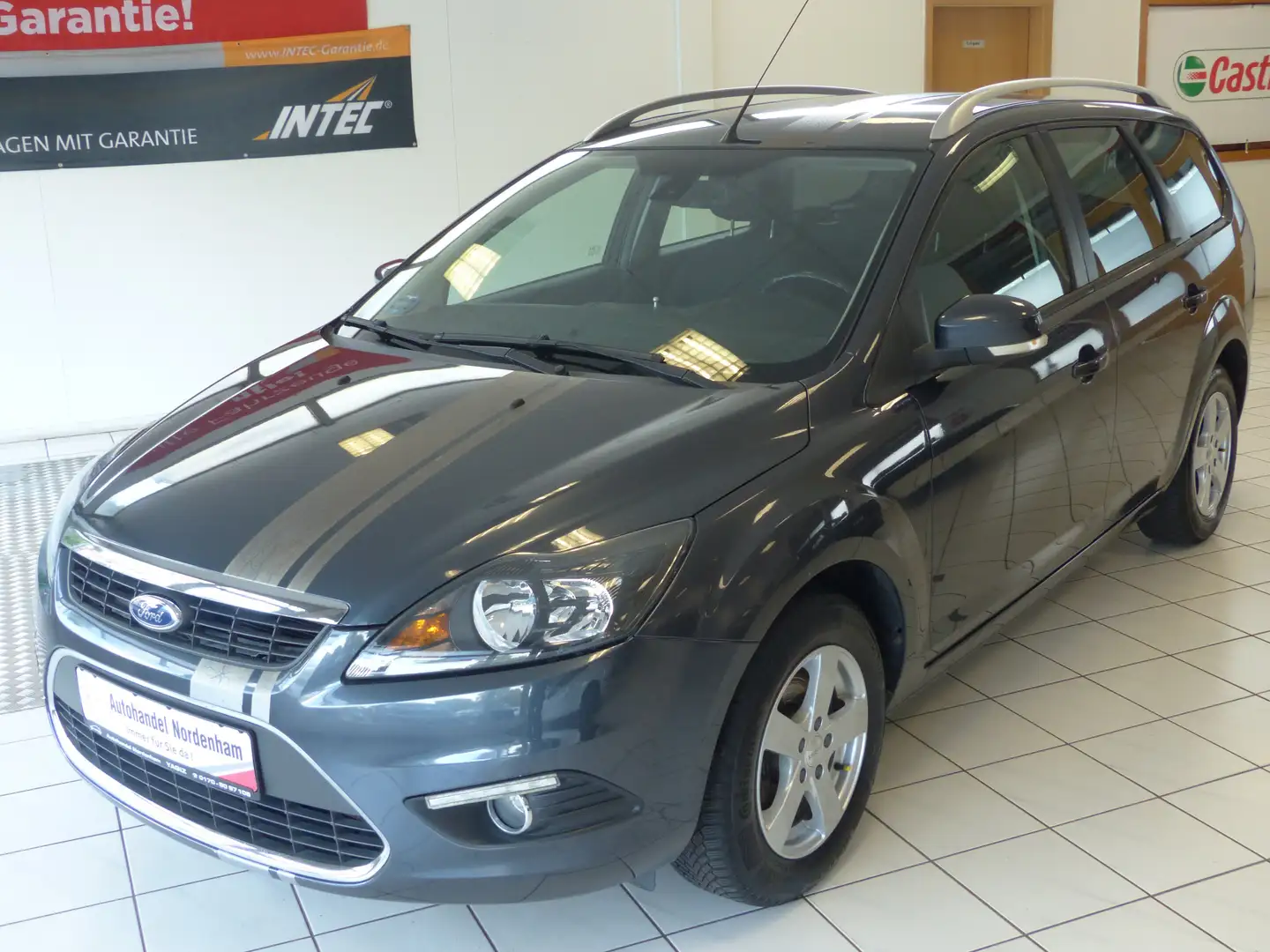 Ford Focus 1.6 Titanium*KLIMA*NAVI*TÜV 11/2026* Grijs - 2