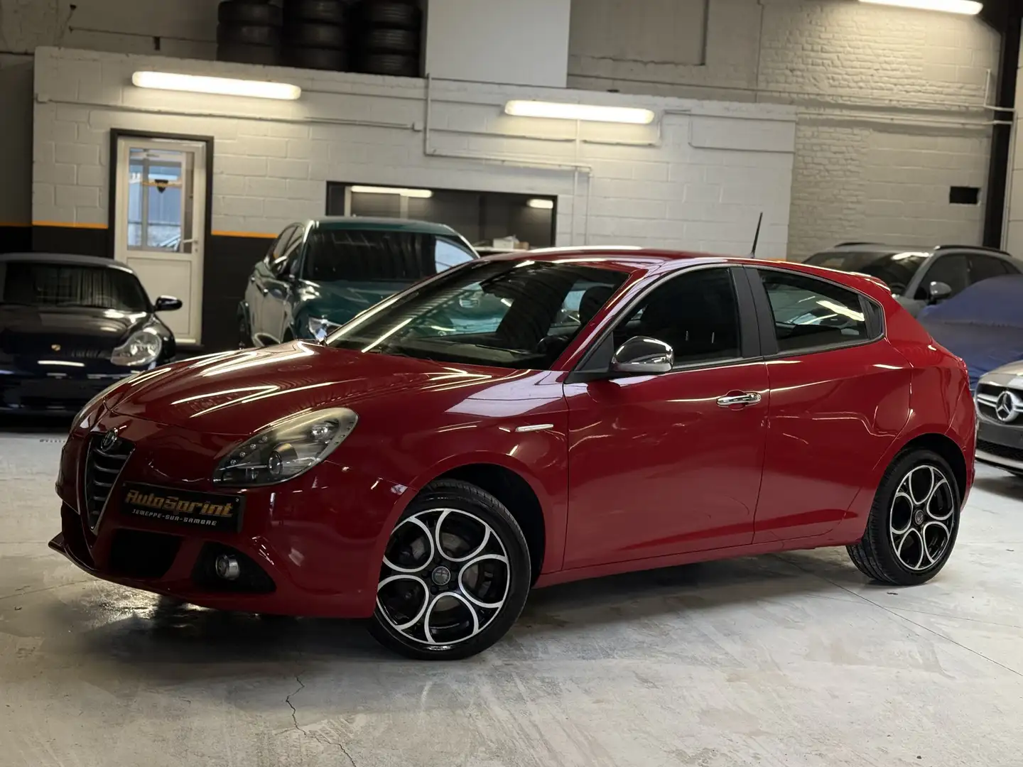 Alfa Romeo Giulietta NAVI AIRCO DIESEL EURO 5  200,000km Rood - 1