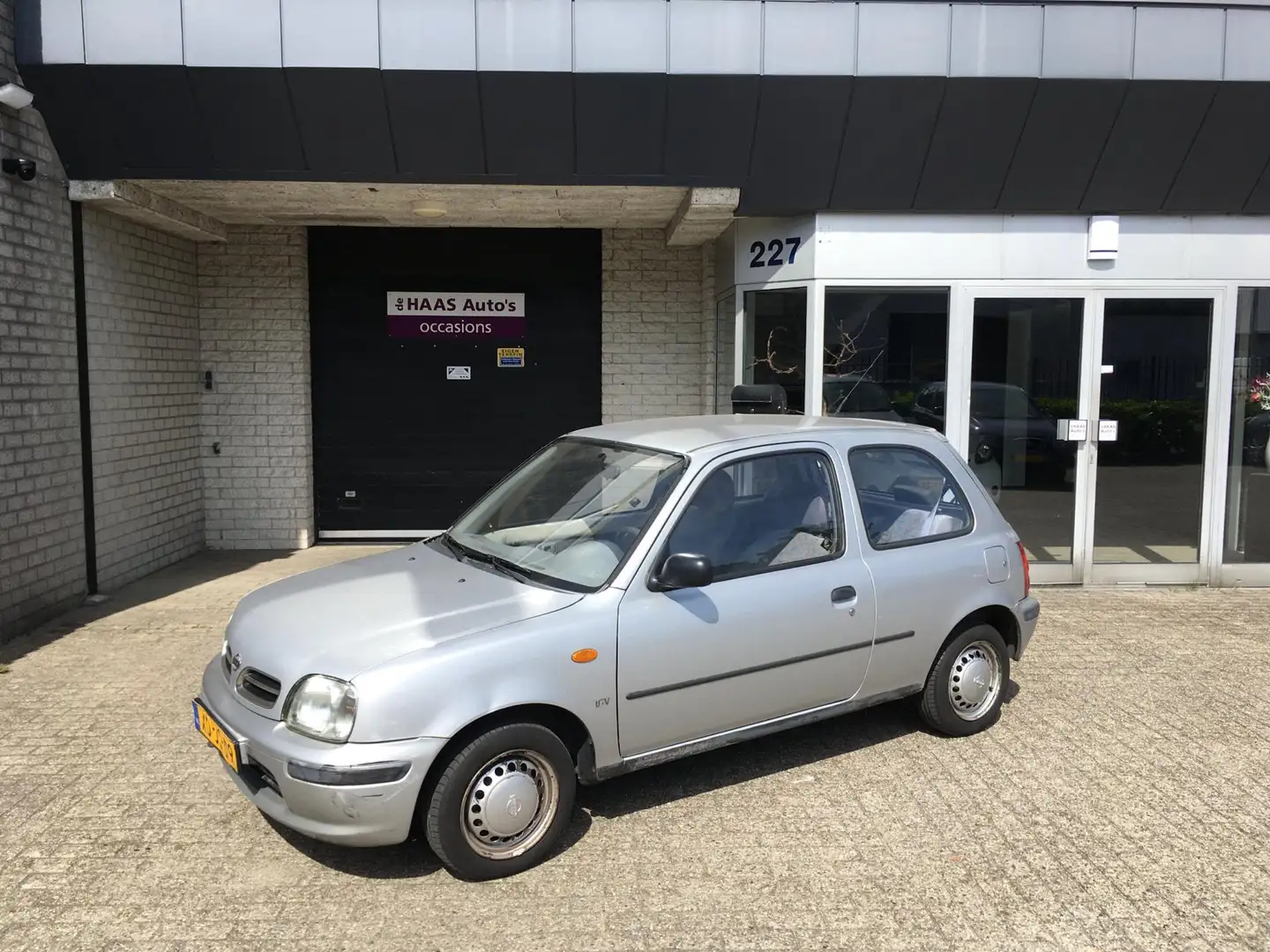 Nissan Micra 1.0 GL N-CVT / APK 17 NOVEMBER 2025 / AUTOMAAT / S Gris - 1