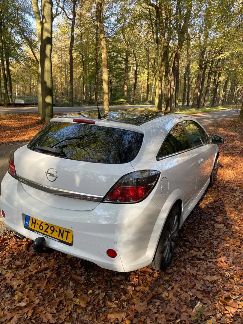 Opel Astra 1.6 111 y. Edition Wit - 2