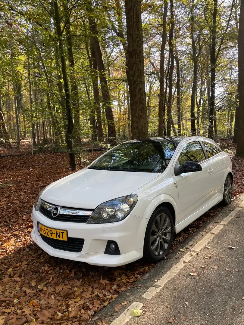 Opel Astra 1.6 111 y. Edition Wit - 1
