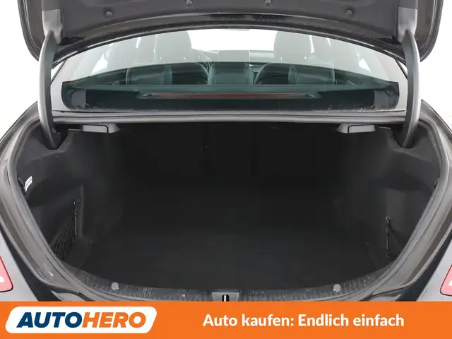 Mercedes-Benz C-Class view 17