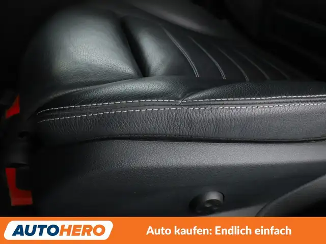 Mercedes-Benz C-Class view 30