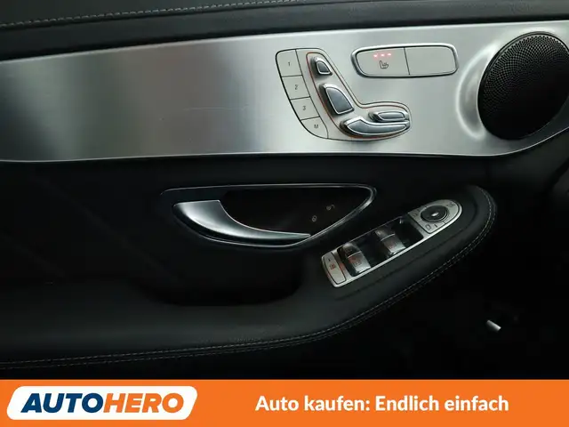 Mercedes-Benz C-Class view 27