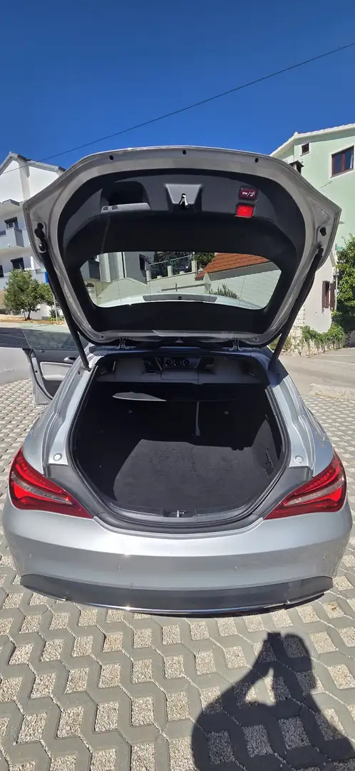 Mercedes-Benz CLA 220 d Shooting Brake Aut. - 2