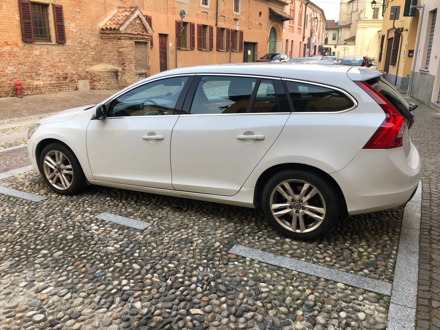 Volvo V60 V60 1.6 d2 Business Bianco - 1