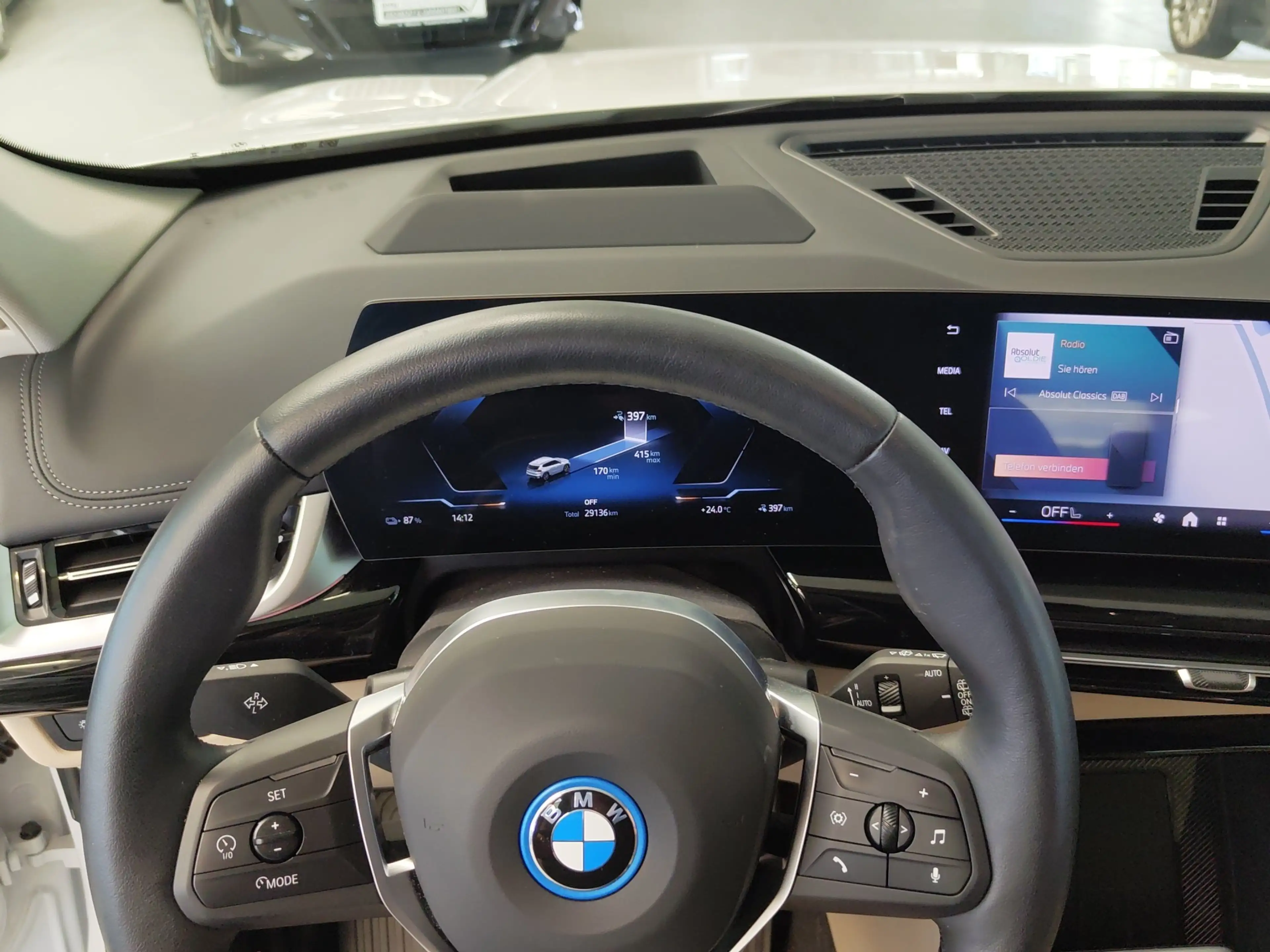 BMW iX1 xDrive30 xLine NaviProf*Leder*Sportsitze* — photo 8
