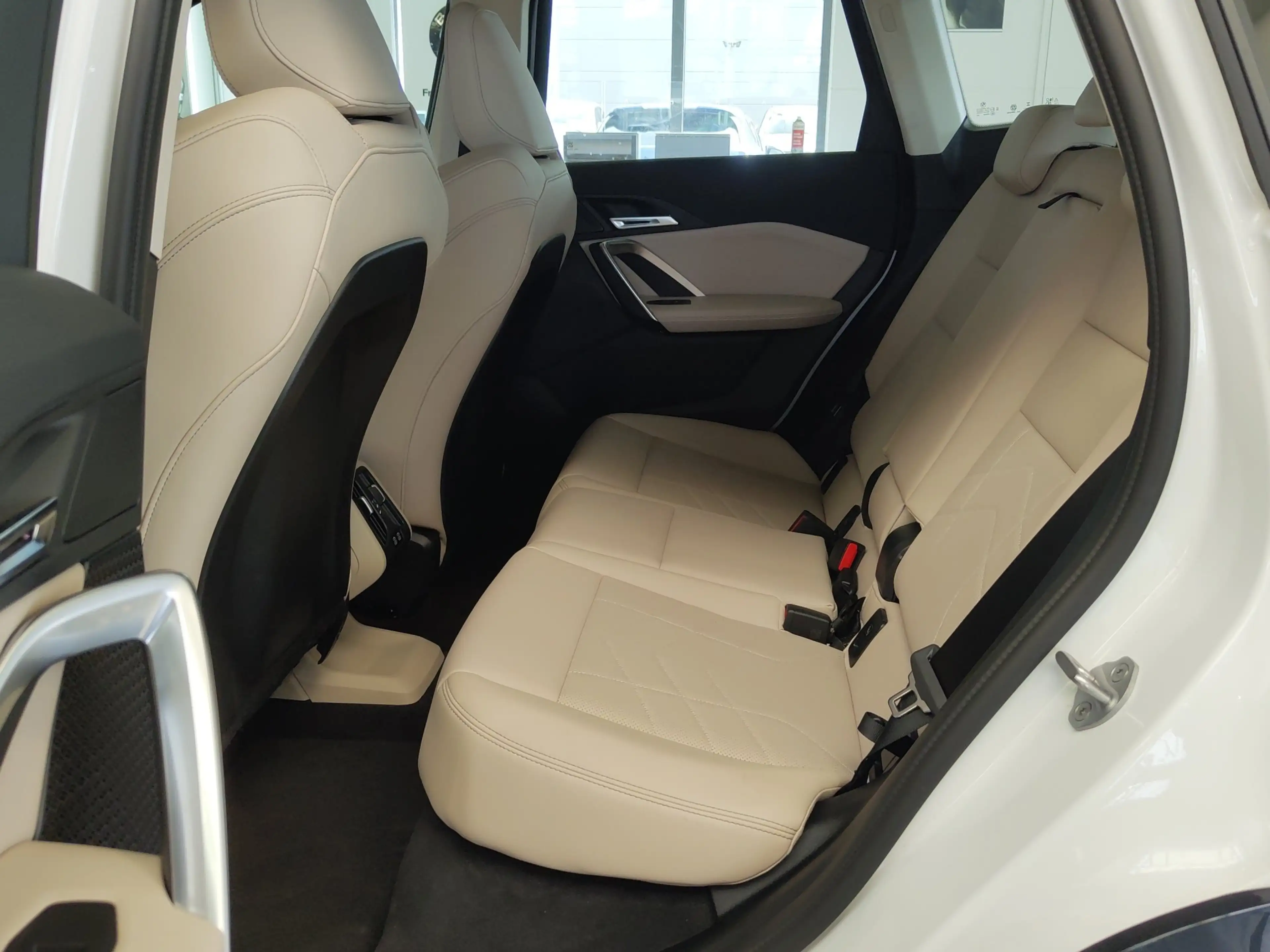 BMW iX1 xDrive30 xLine NaviProf*Leder*Sportsitze* — photo 6