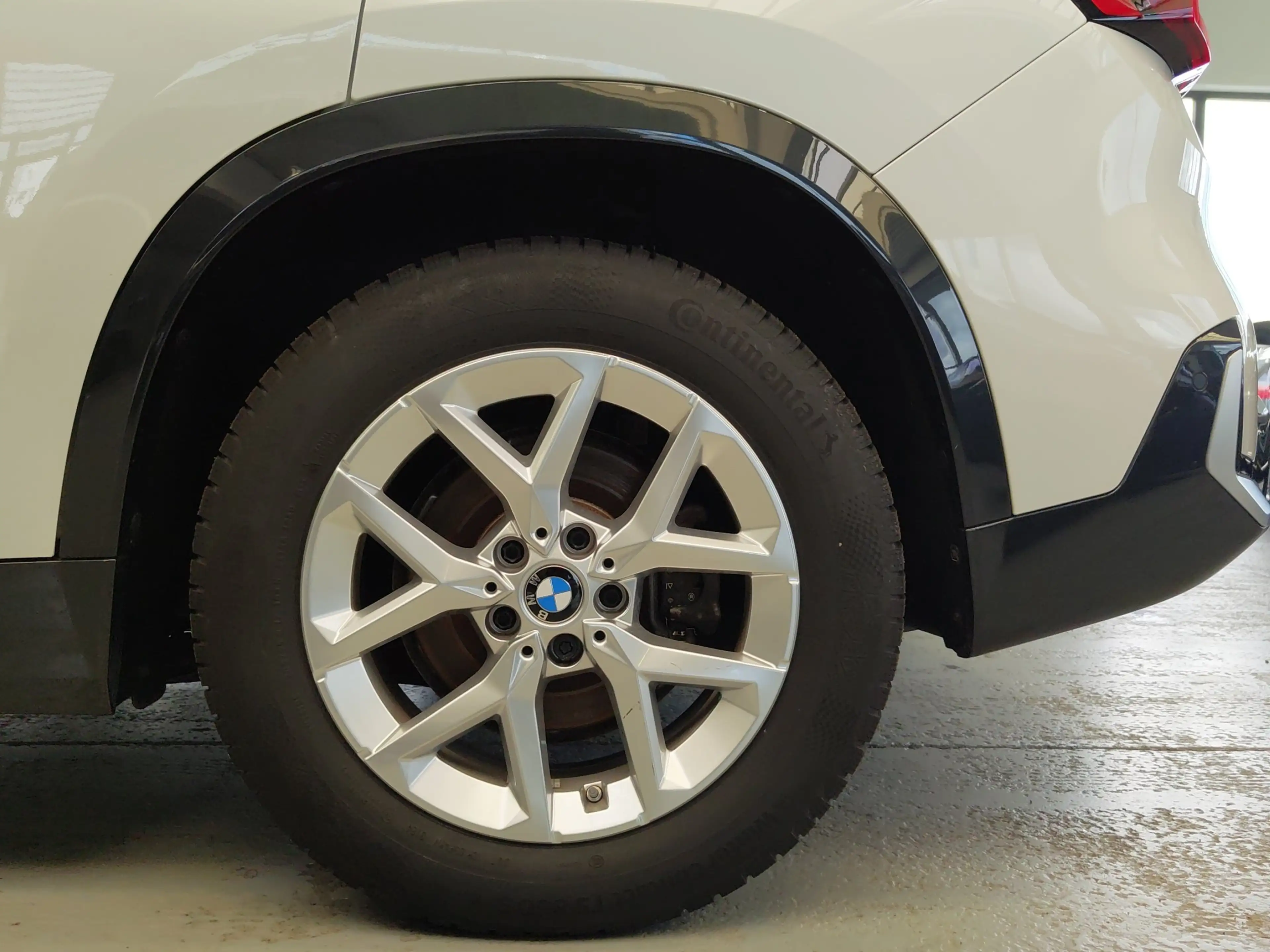BMW iX1 xDrive30 xLine NaviProf*Leder*Sportsitze* — photo 12
