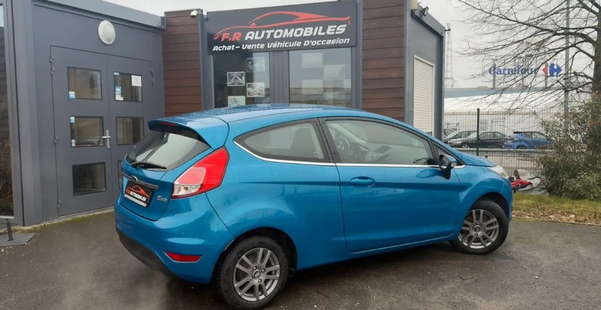 Ford Fiesta 1.0 Essence 80 ch titanium Bleu - 2
