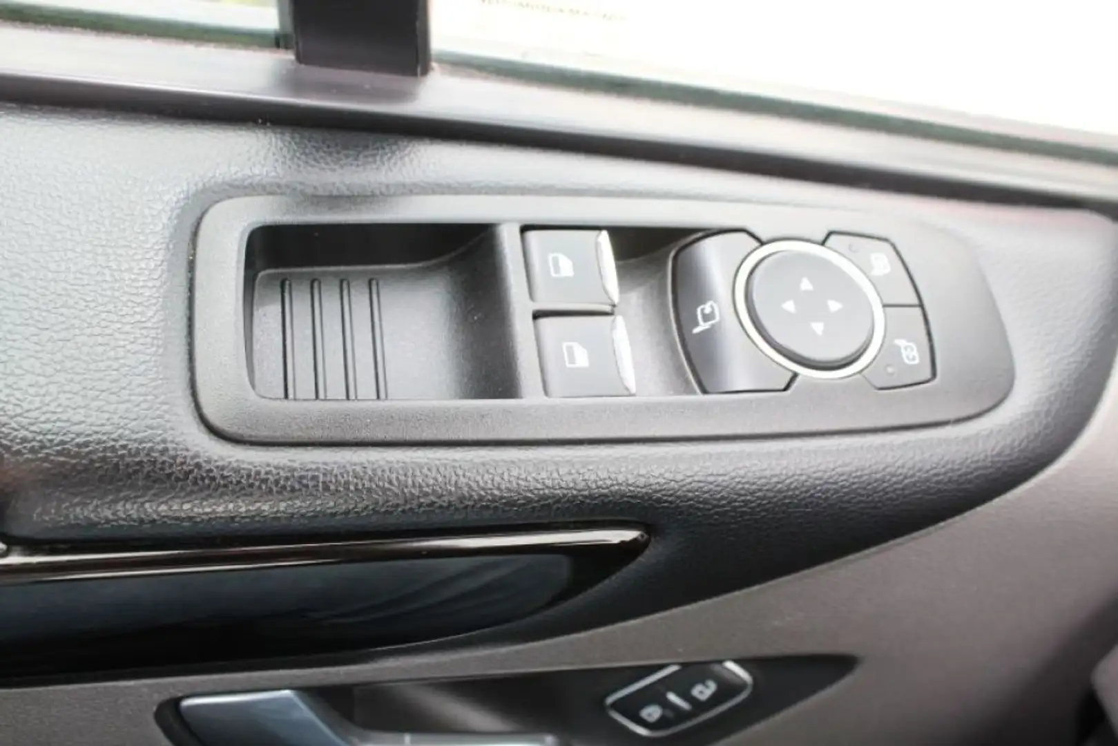Ford Tourneo Custom 310 L2H1 Autm. Titanium Blanc - 2