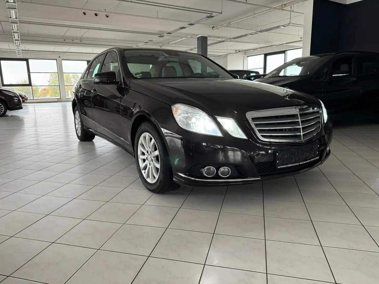 Mercedes-Benz E 350 BlueTec PDC. Schiebedach. Leder. Navi Braun - 1