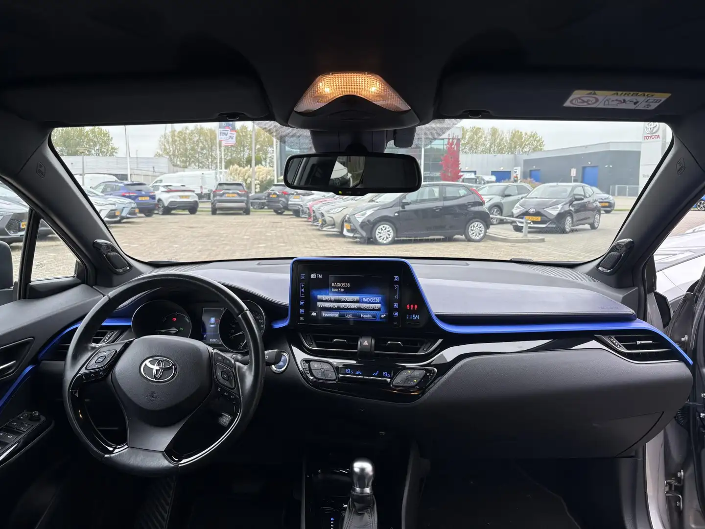 Toyota C-HR 1.8 Hybrid Bi-Tone Gris - 2
