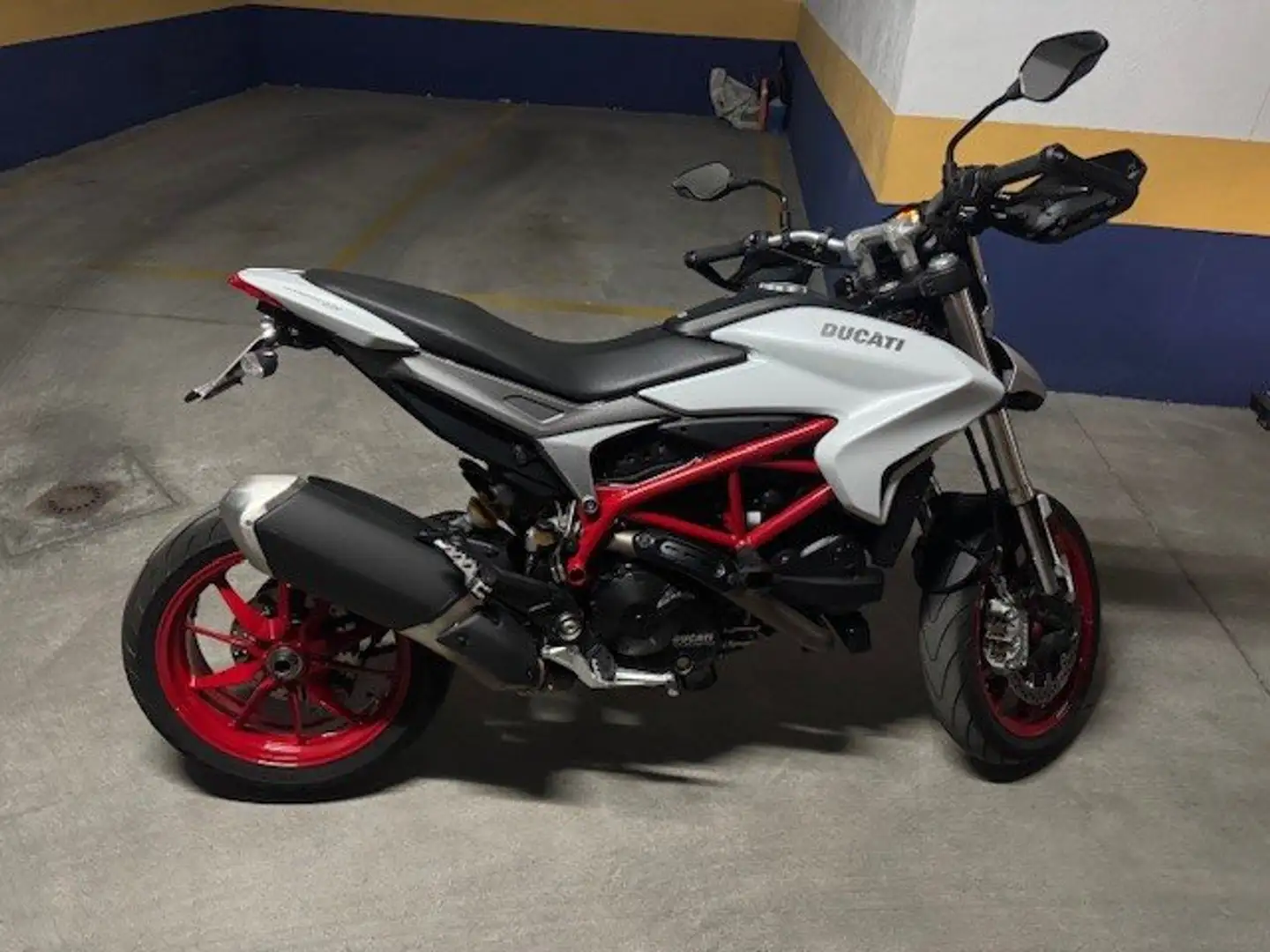 Ducati Hypermotard 939 Fehér - 1