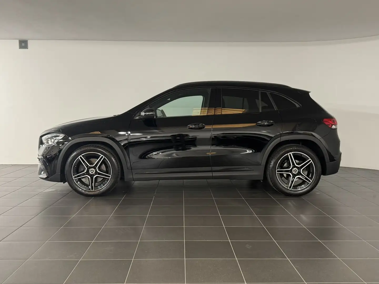 Mercedes-Benz GLA 200 200 Automatic Executive Nero - 2