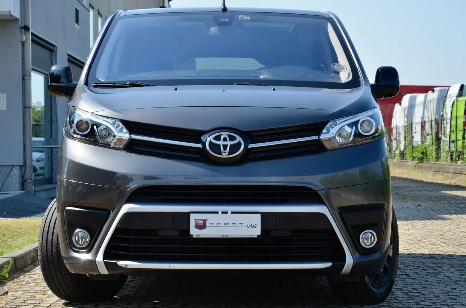 Toyota Proace VERSO 5p Black Edition 2.0d 177cv auto AUTOCARRO Grigio - 2