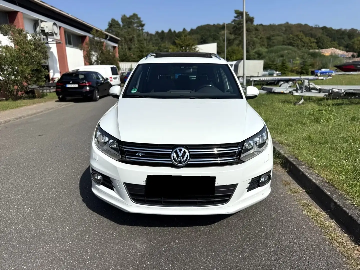 Volkswagen Tiguan Lounge Sport & Style BMT Weiß - 1