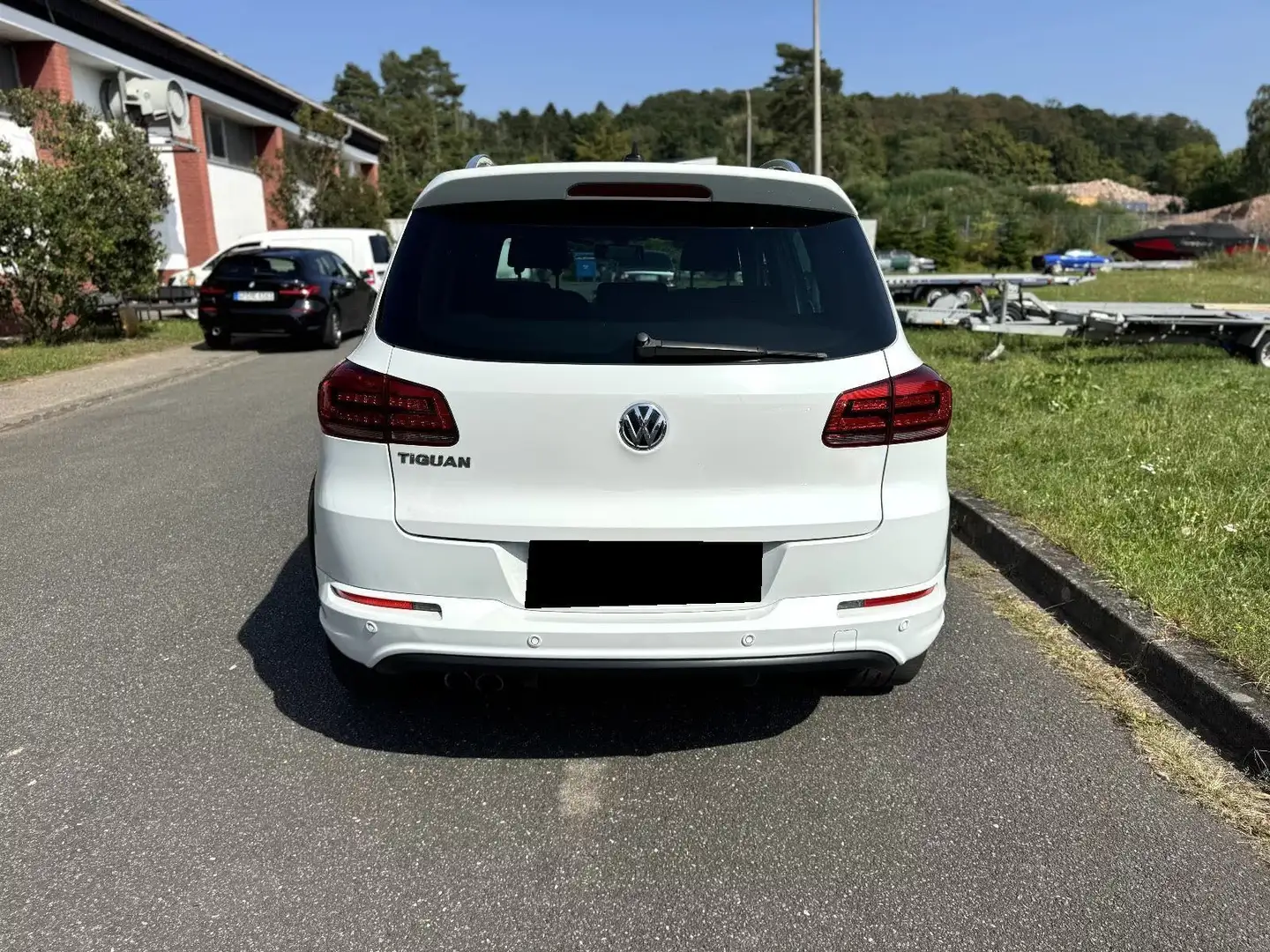 Volkswagen Tiguan Lounge Sport & Style BMT Weiß - 2