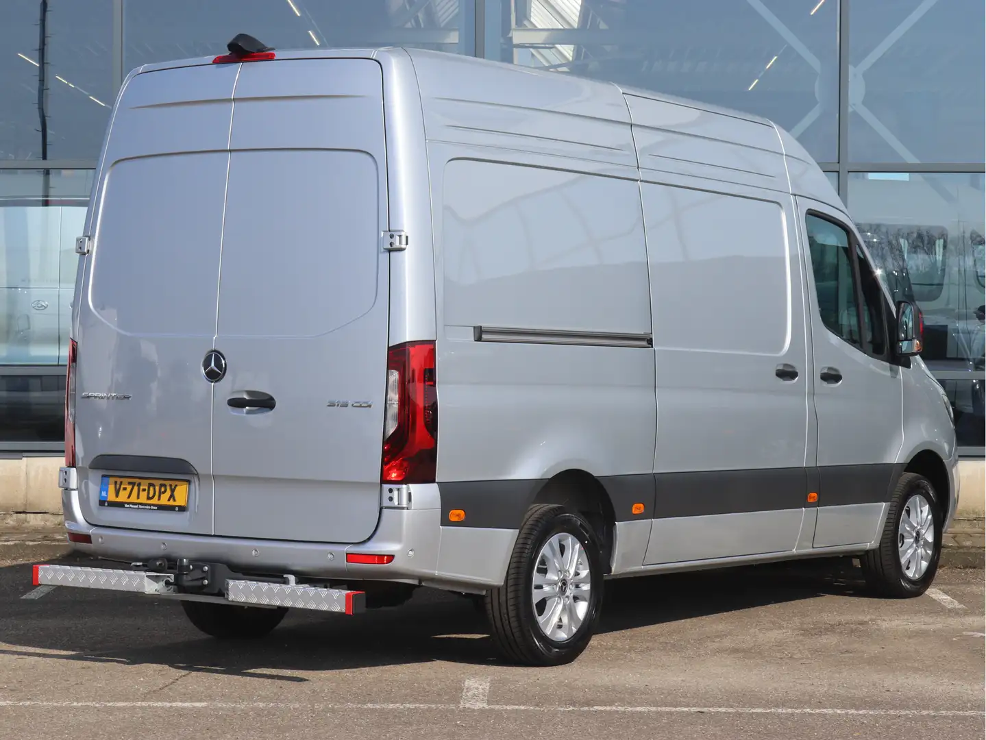Mercedes-Benz Sprinter 319 CDI L2H2 | AIRCO/360˚ CAMERA/3.500KG AHW/CRUIS Grijs - 2