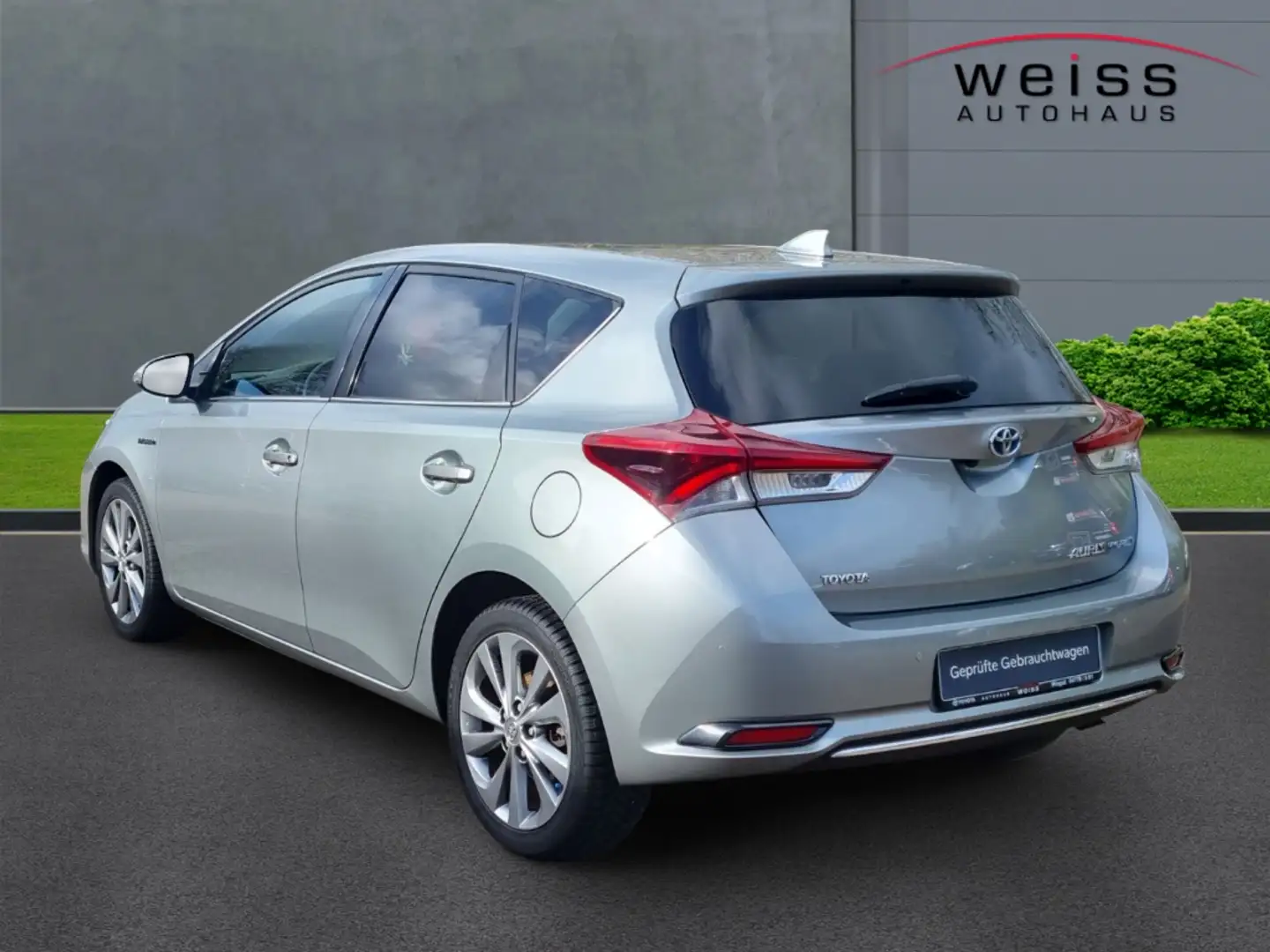 Toyota Auris 1.8 Hybrid Executive*NAV*Leder*LED*DAB*SHZ*SmartKe Plateado - 2