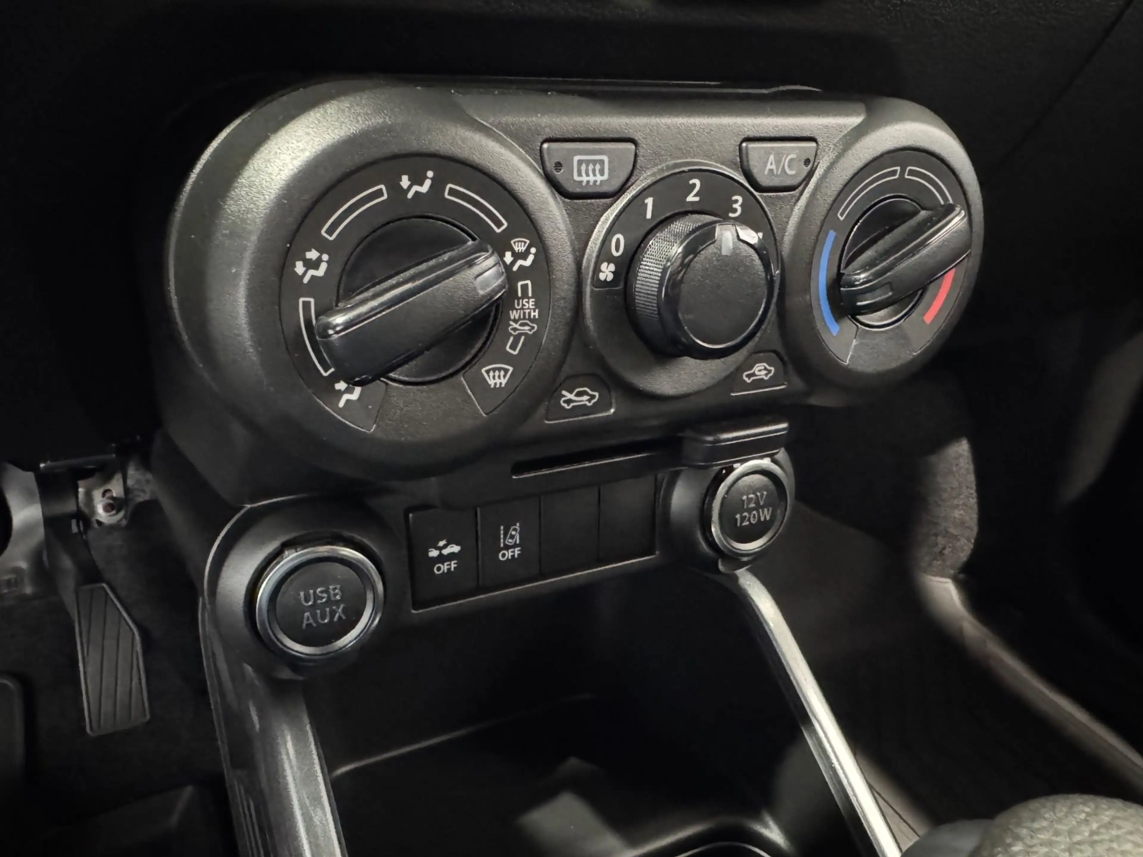 Suzuki Ignis Comfort AUTOMATIK NAVI+CAM WINTERRÄDER — photo 11