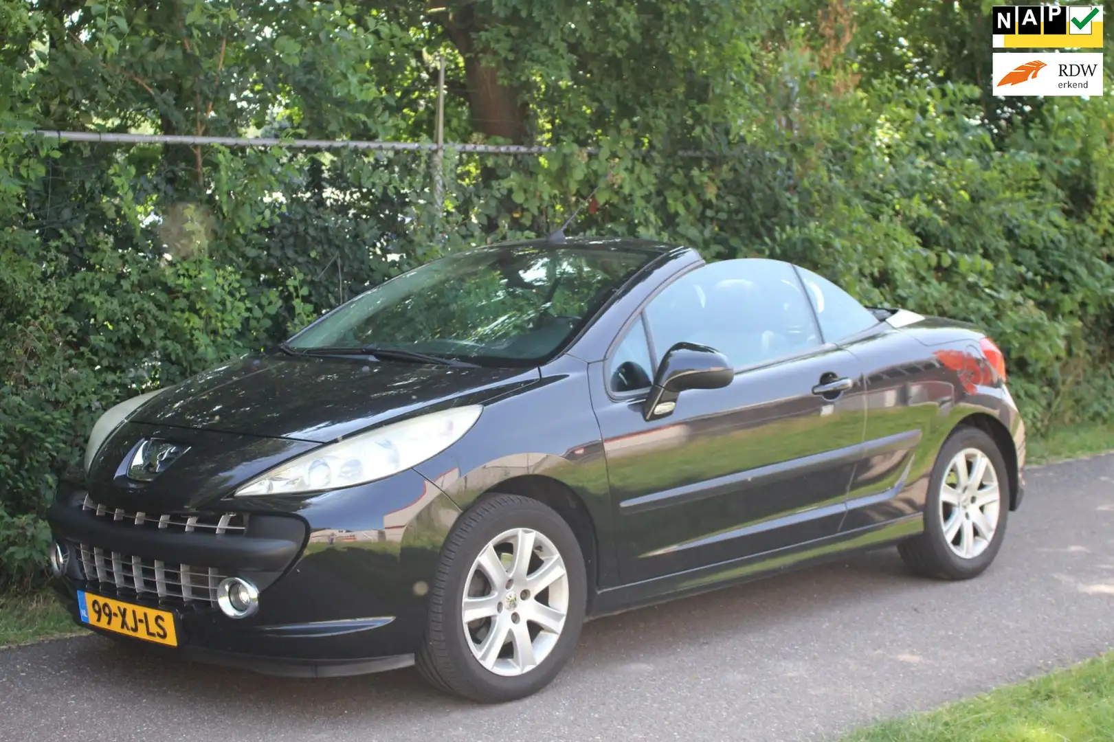 Peugeot 207 CC 1.6 VTi Première Zwart - 1