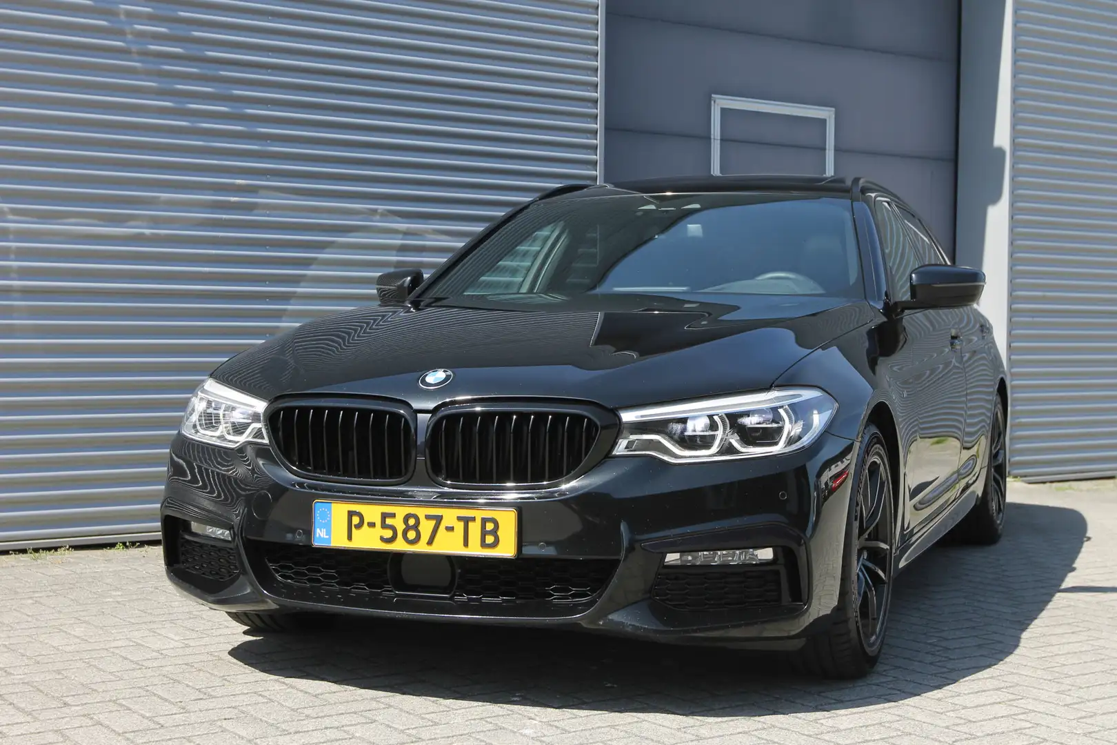 BMW 525 5-serie Touring 525d High Executive I AUT. I M SPO Negru - 2