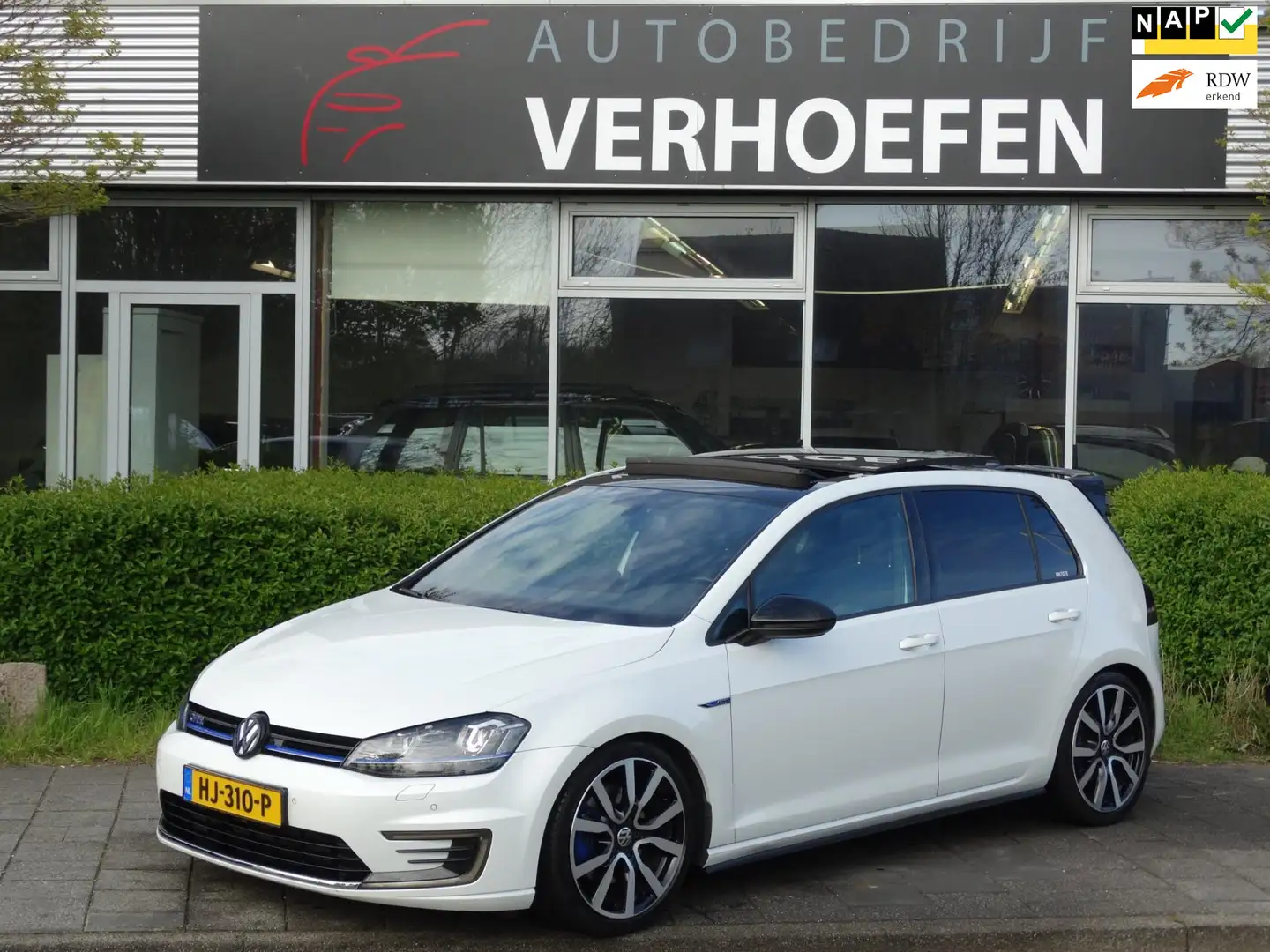 Volkswagen Golf GTE 1.4 TSI PANORAMA - GROOT DISPLAY - CRUISE/CLIMATE Wit - 1