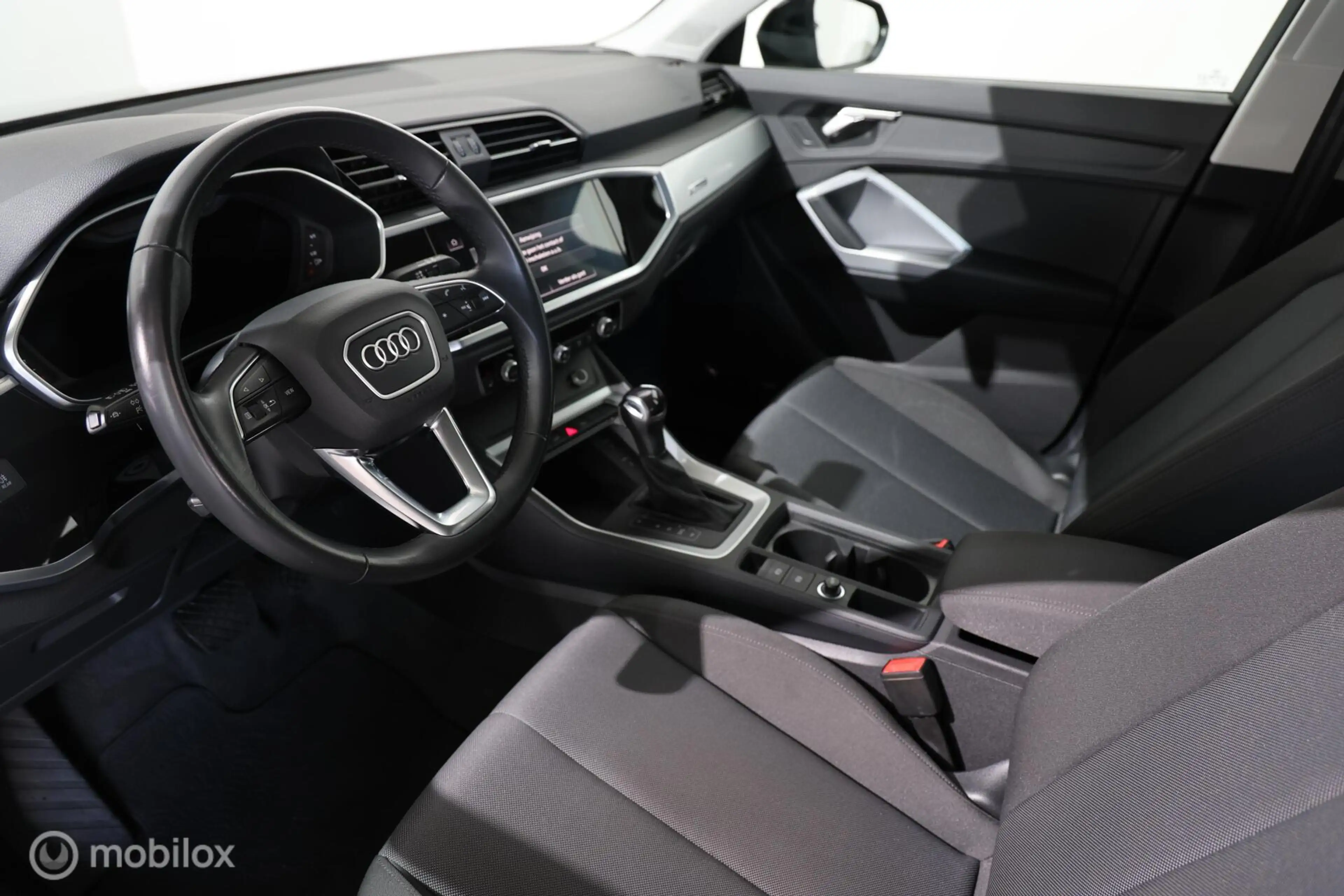 Audi Q3 45 TFSI e Advanced edition - Stoelverwarming - Nav — photo 12