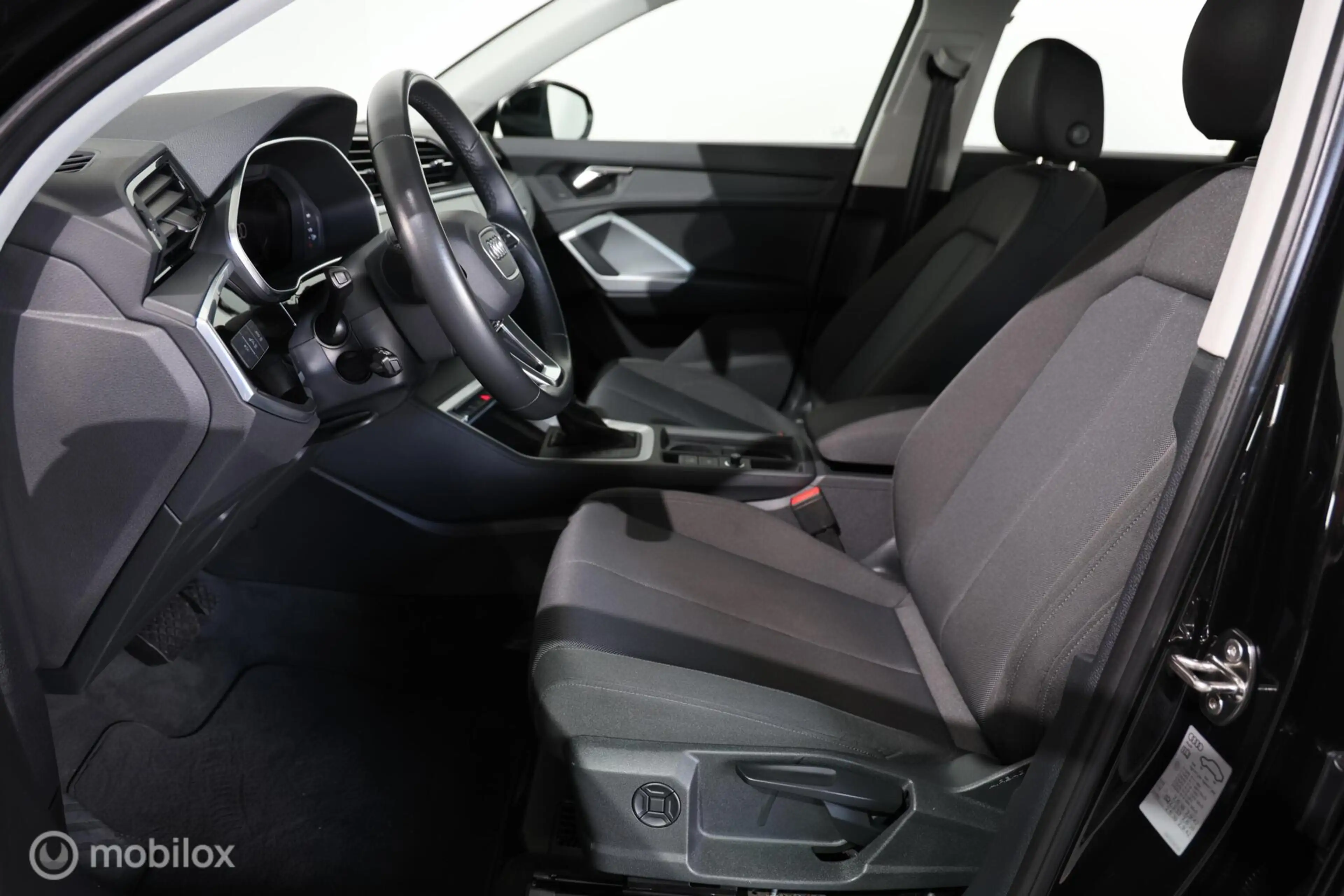 Audi Q3 45 TFSI e Advanced edition - Stoelverwarming - Nav — photo 11