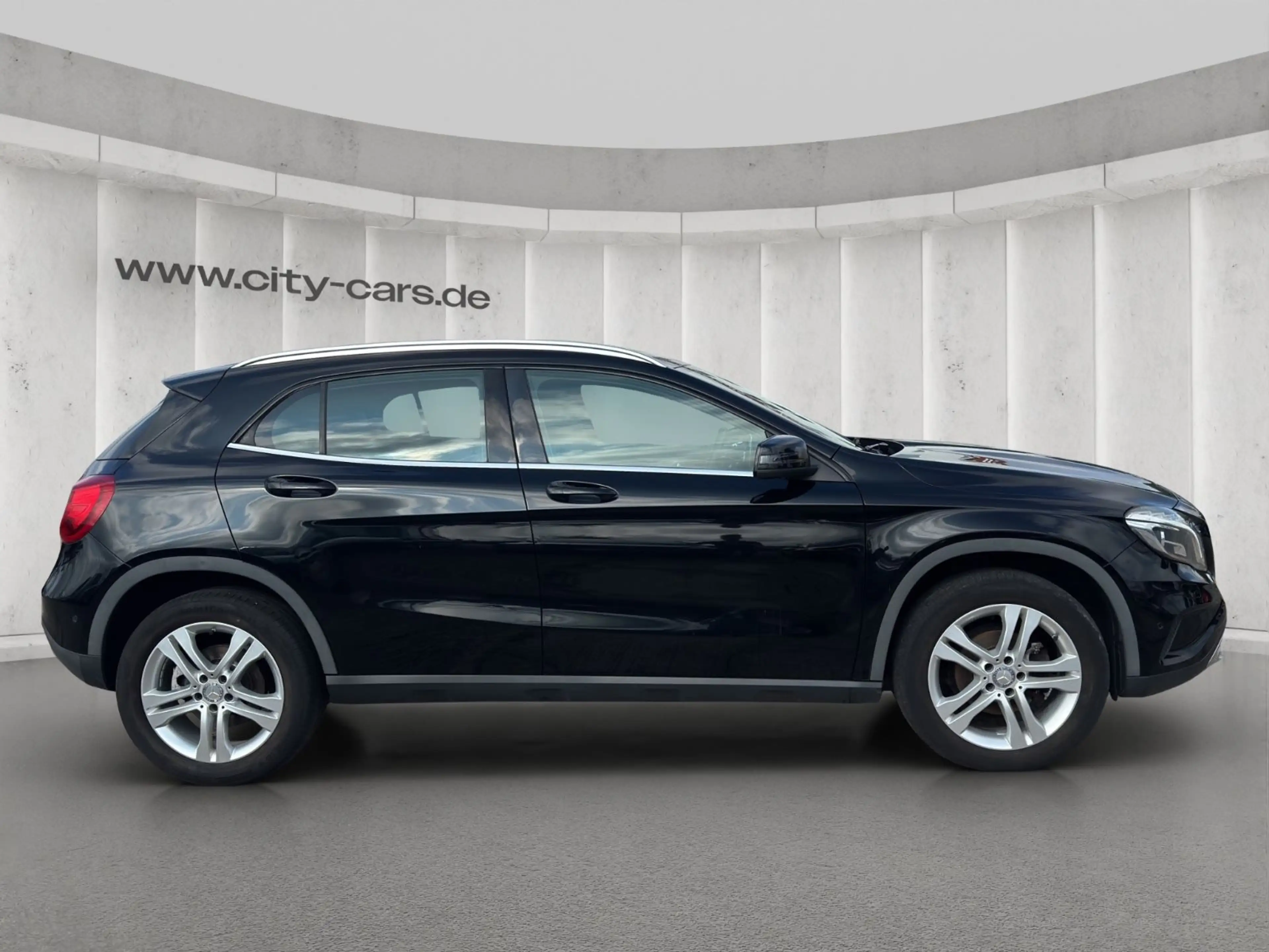 Mercedes-Benz GLA 200 Score*Bi-Xenon*Navigation*Sportsitze — photo 6