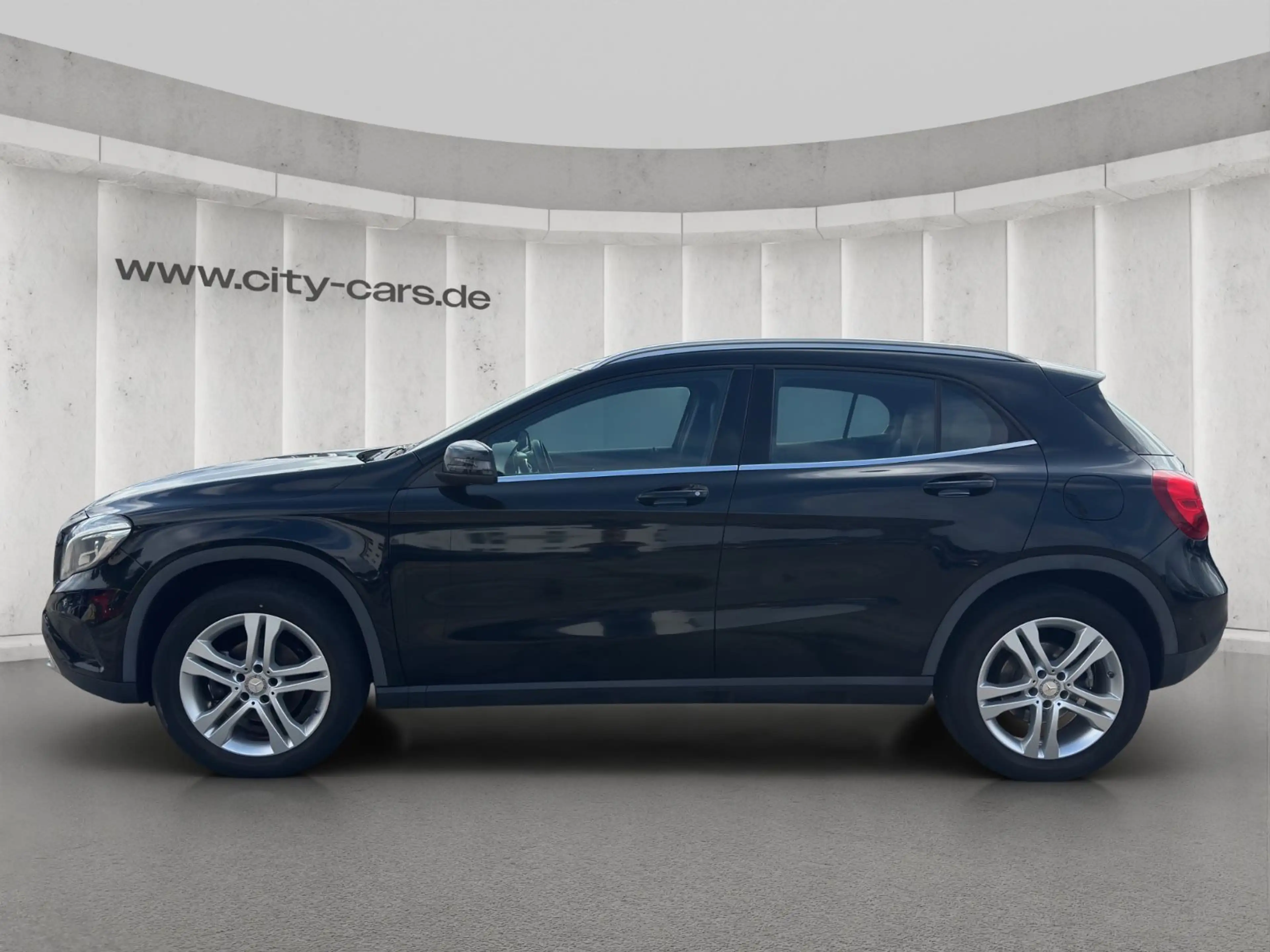 Mercedes-Benz GLA 200 Score*Bi-Xenon*Navigation*Sportsitze — photo 2