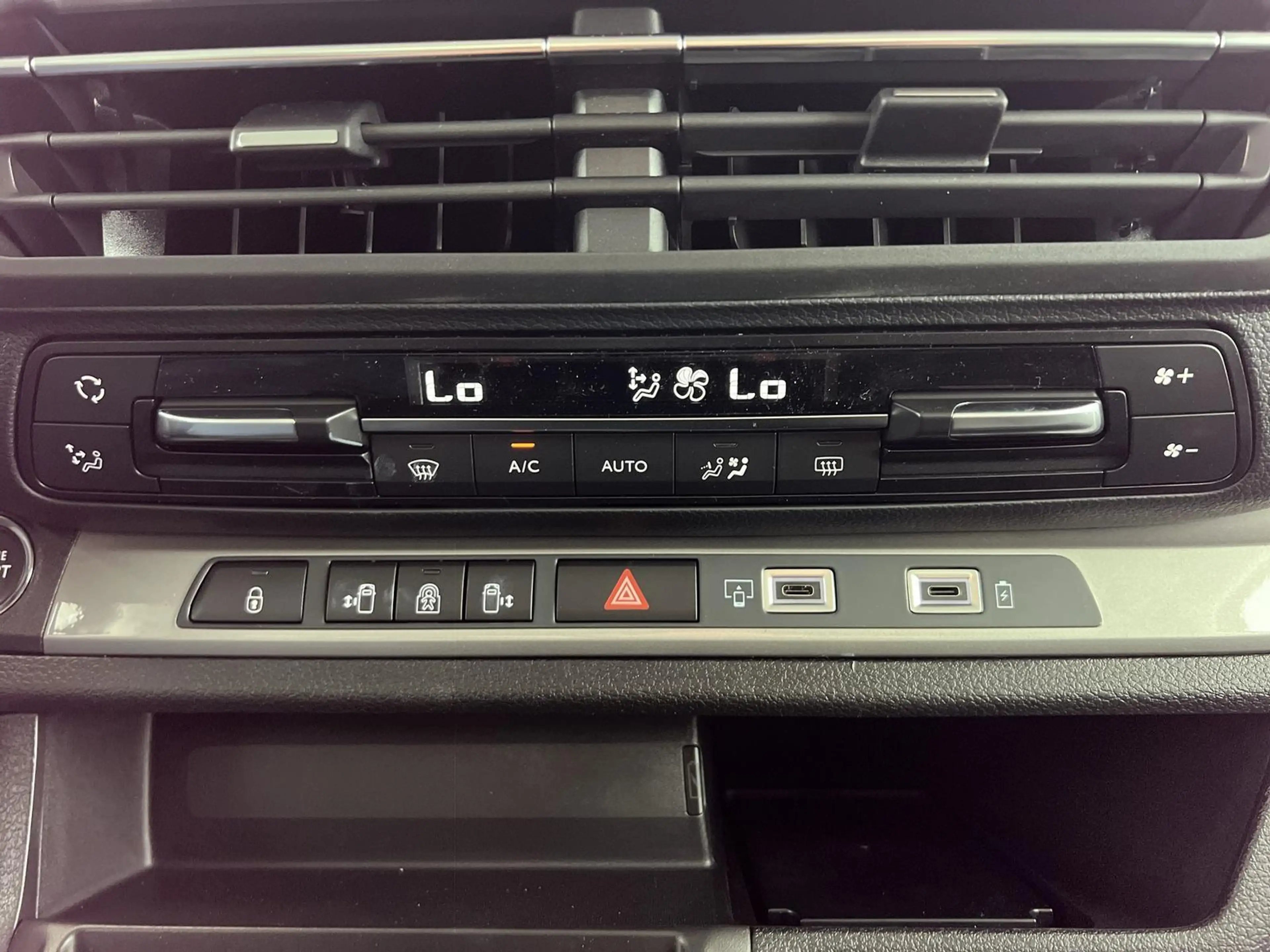 Opel Zafira Life GS 2.2D*SHZ*NAVI*RFK*ACC*AHK*LKH*uvm — photo 12