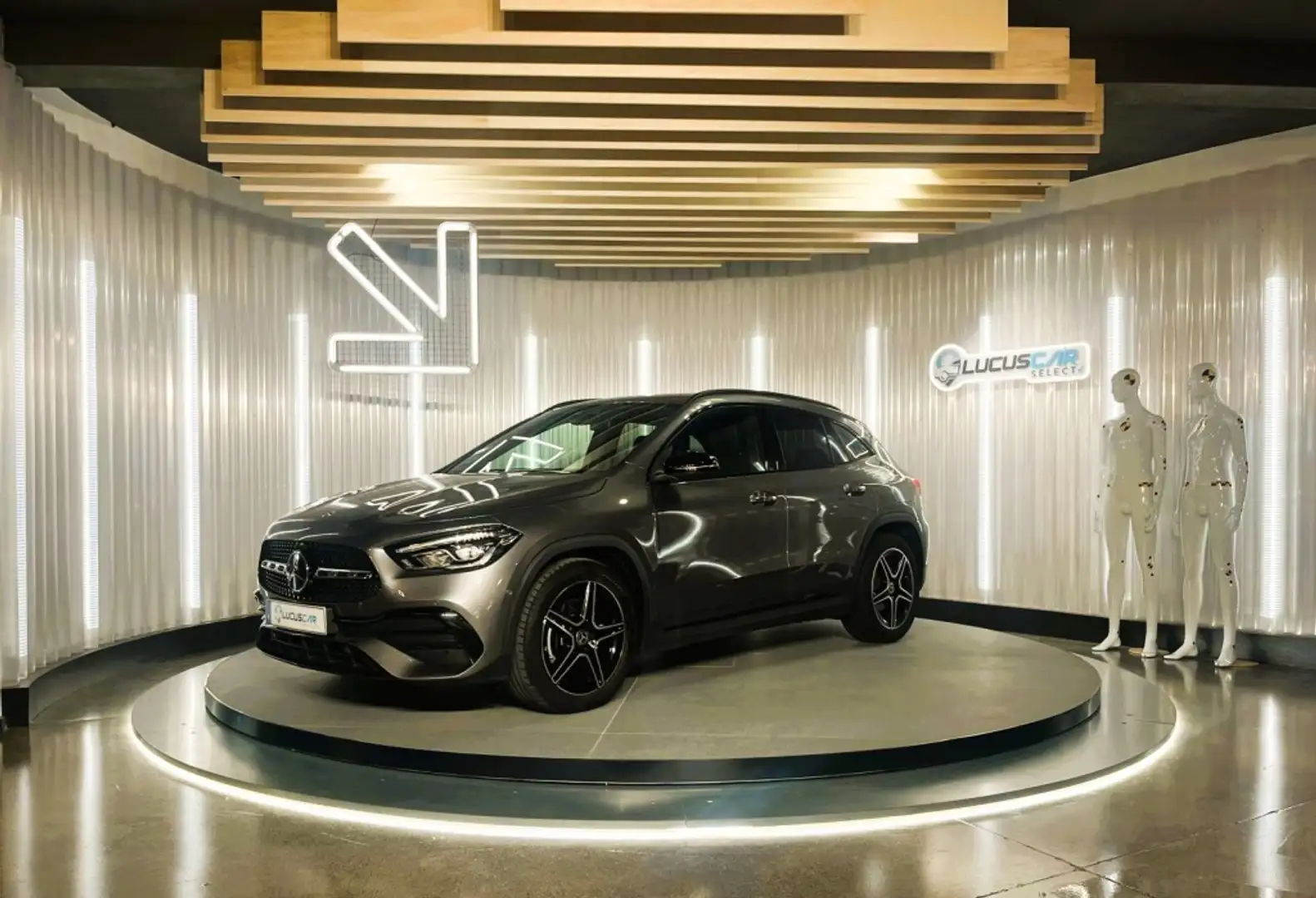 Mercedes-Benz GLA 200 200d 8G-DCT Grijs - 1
