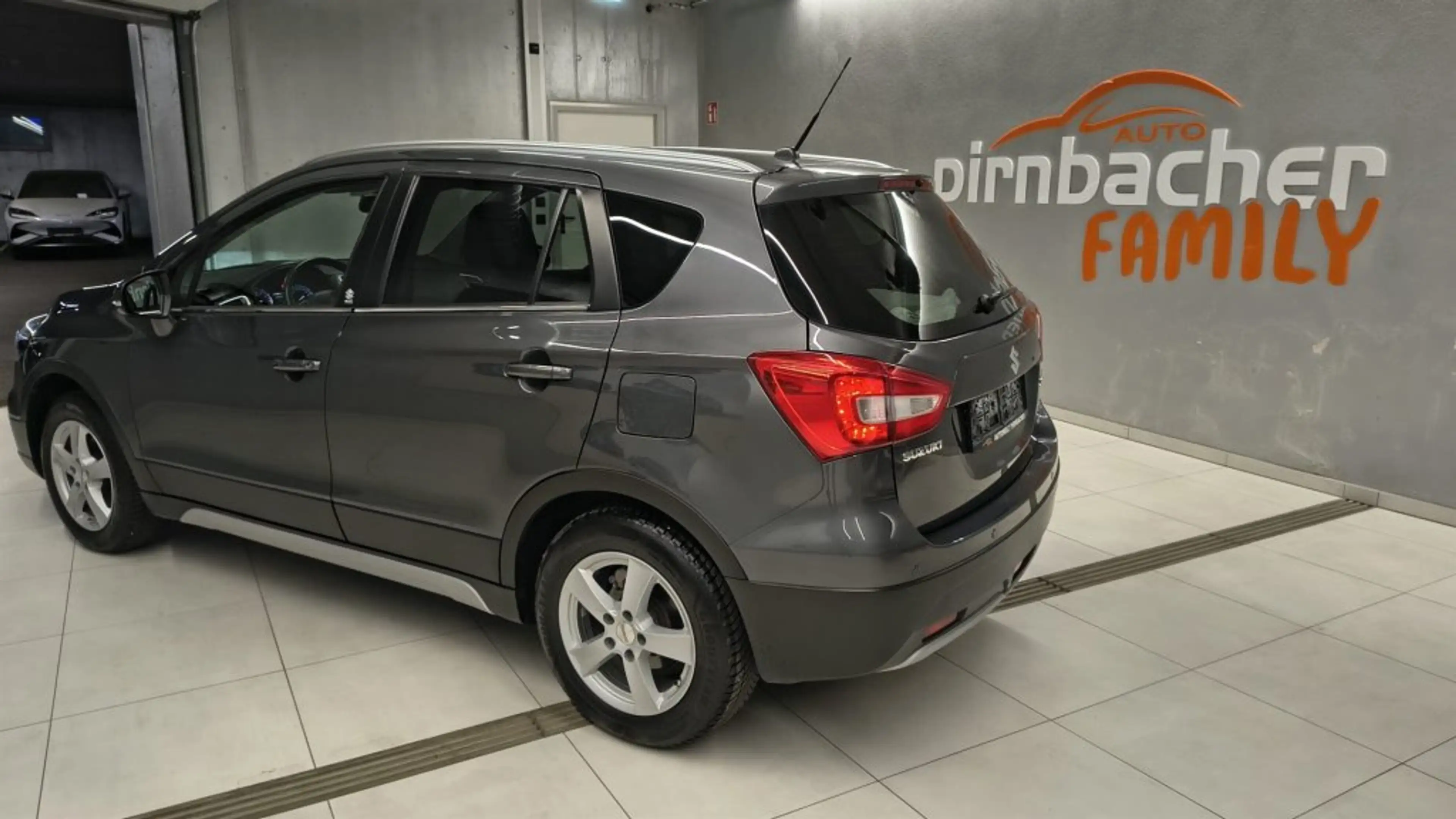 Suzuki SX4 S-Cross 1.4 DITC HYBRID ALLGRIP flash — photo 3
