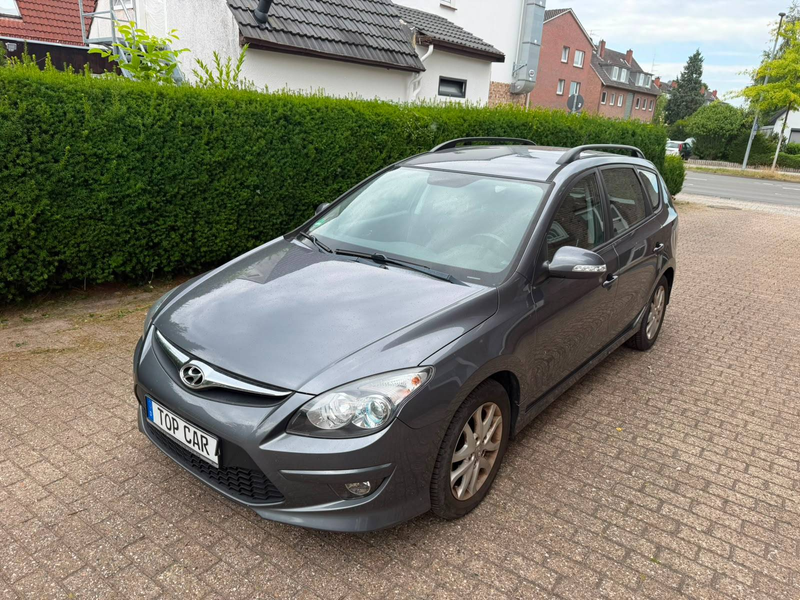 Hyundai i30 i30cw Diesel 1.6 CRDi FIFA WM Edition Tüv Neu — photo 6