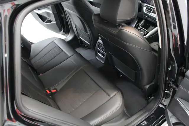 BMW 3 Series view 28