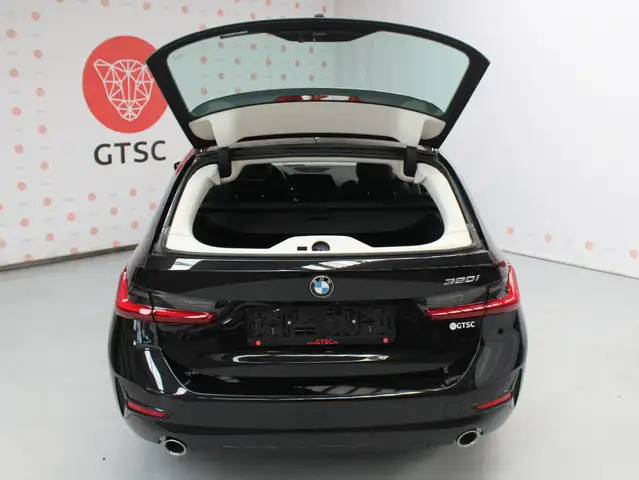 BMW 3 Series view 17