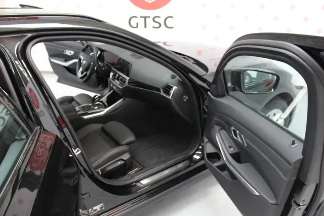 BMW 3 Series view 25