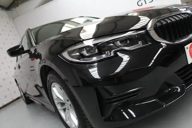BMW 3 Series view 6