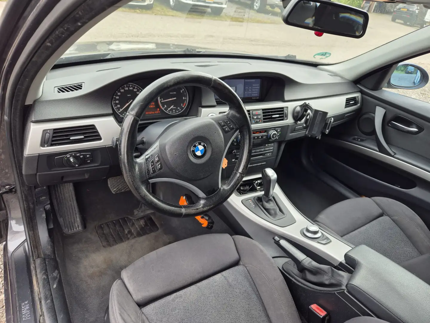 BMW 318 3-serie Touring 318i Business Line | B2B | HANDEL Grijs - 2